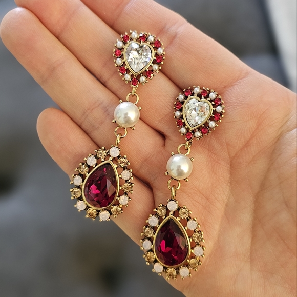 Red earings - Picture 1 of 5